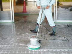 タイル・御影石張等床の滑り止め工事